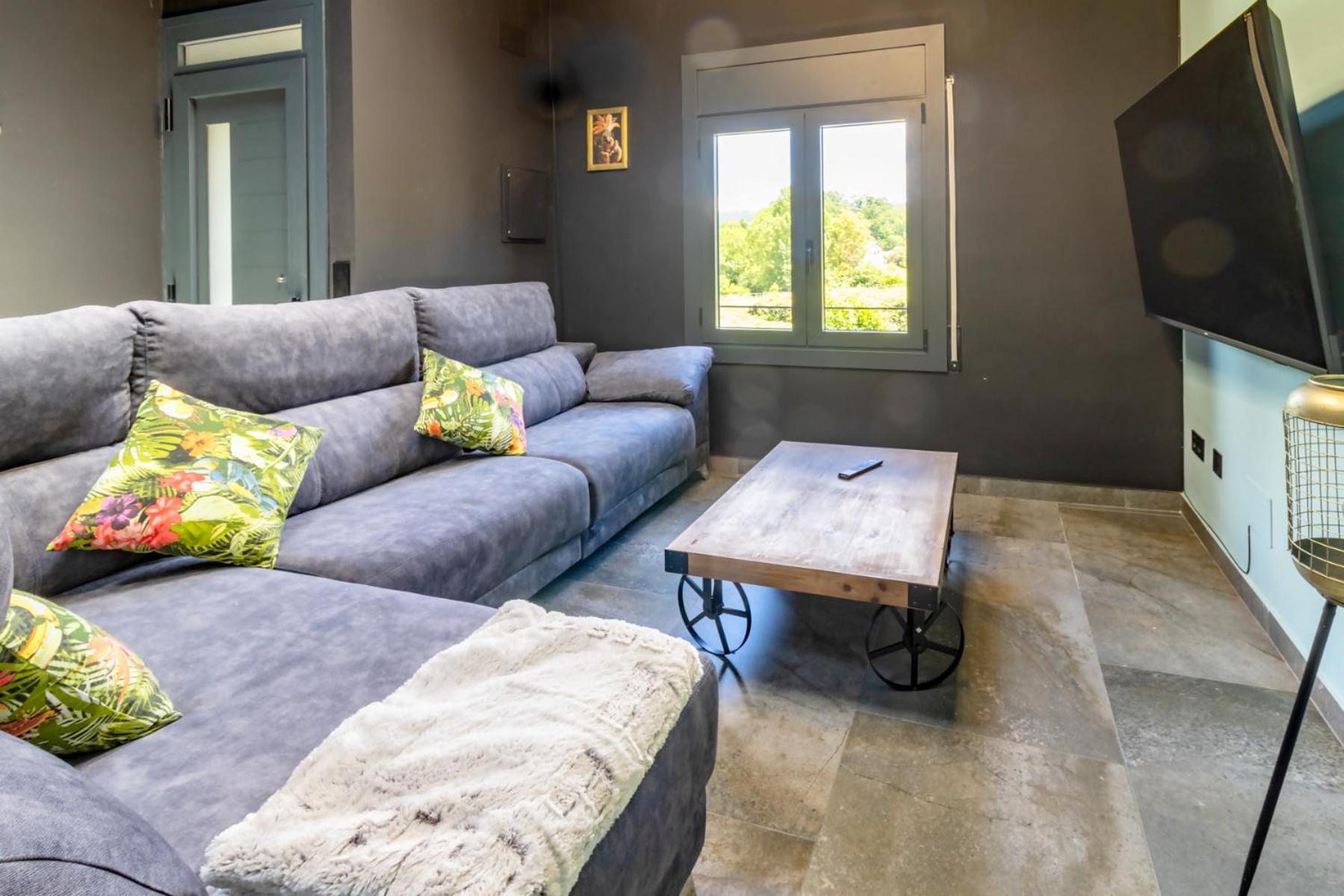 Black House Sorprendente Casa Estilo Industrial أولوت المظهر الخارجي الصورة