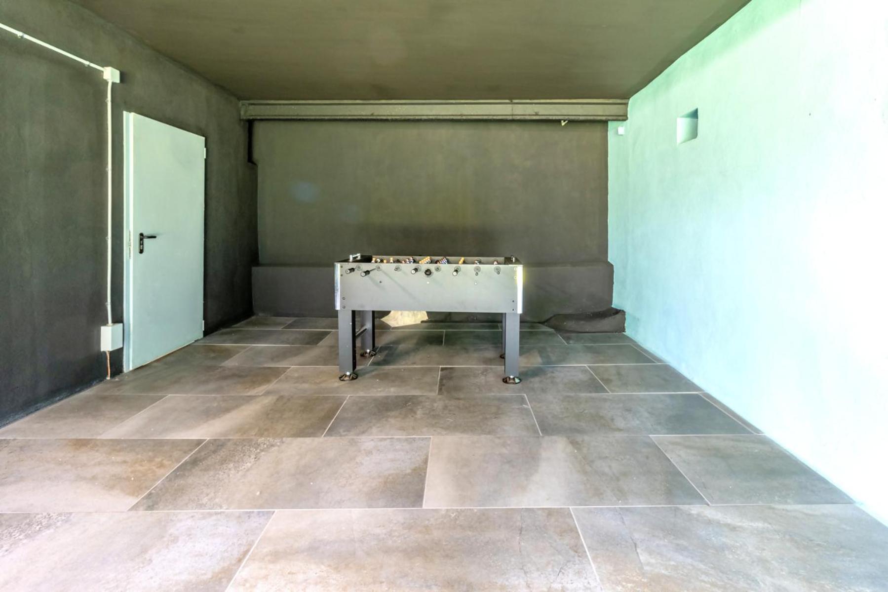 Black House Sorprendente Casa Estilo Industrial أولوت المظهر الخارجي الصورة