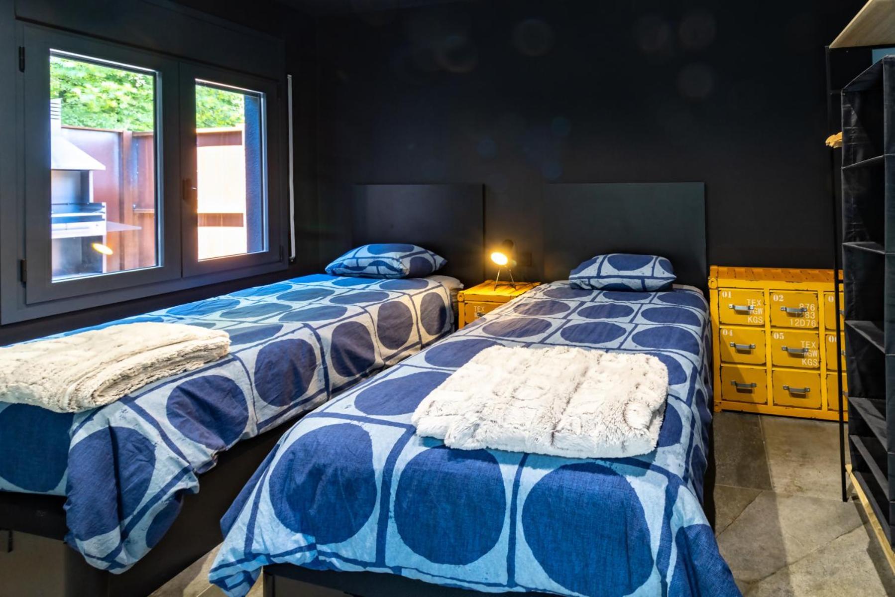 Black House Sorprendente Casa Estilo Industrial أولوت المظهر الخارجي الصورة