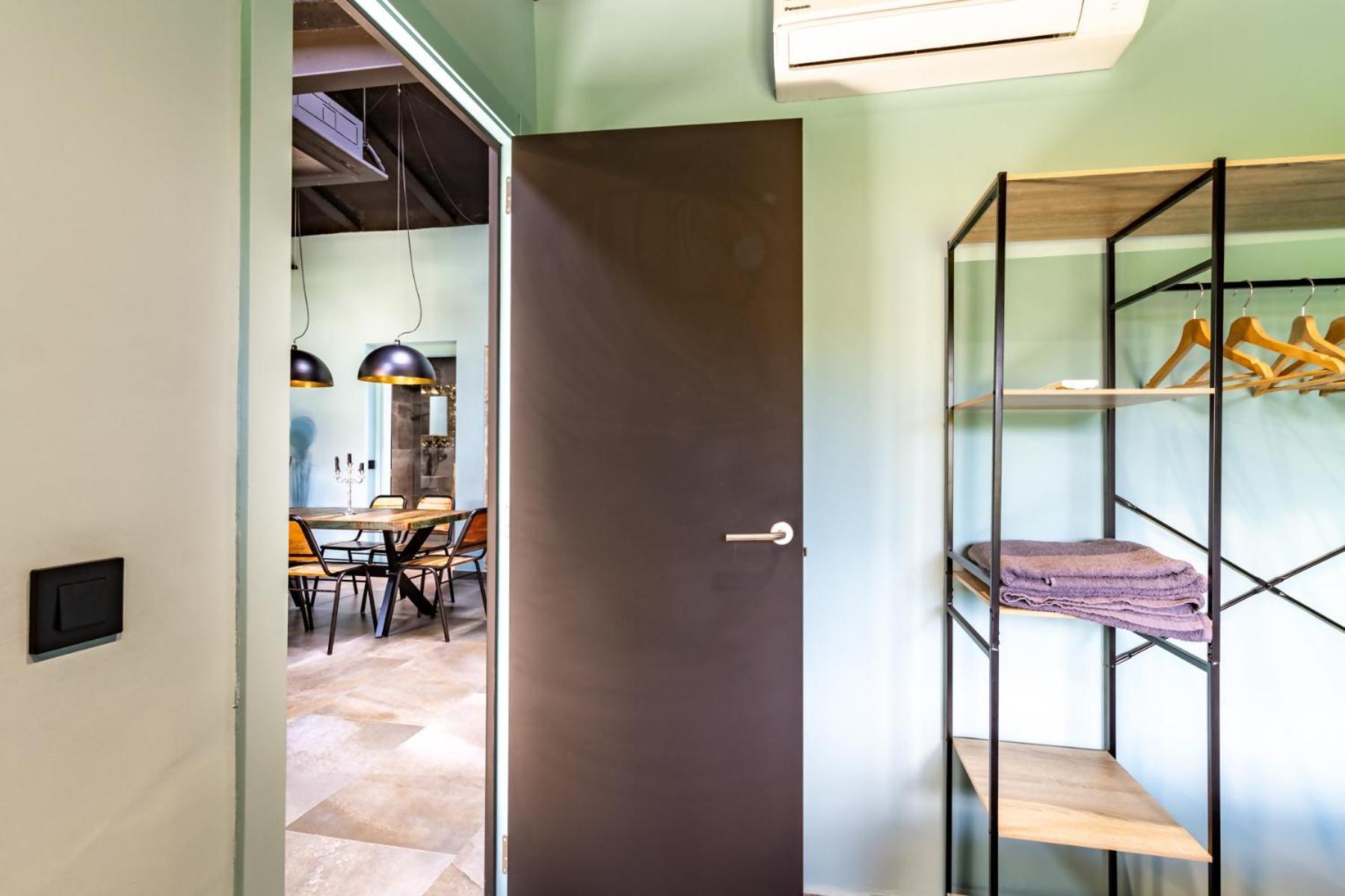 Black House Sorprendente Casa Estilo Industrial أولوت المظهر الخارجي الصورة