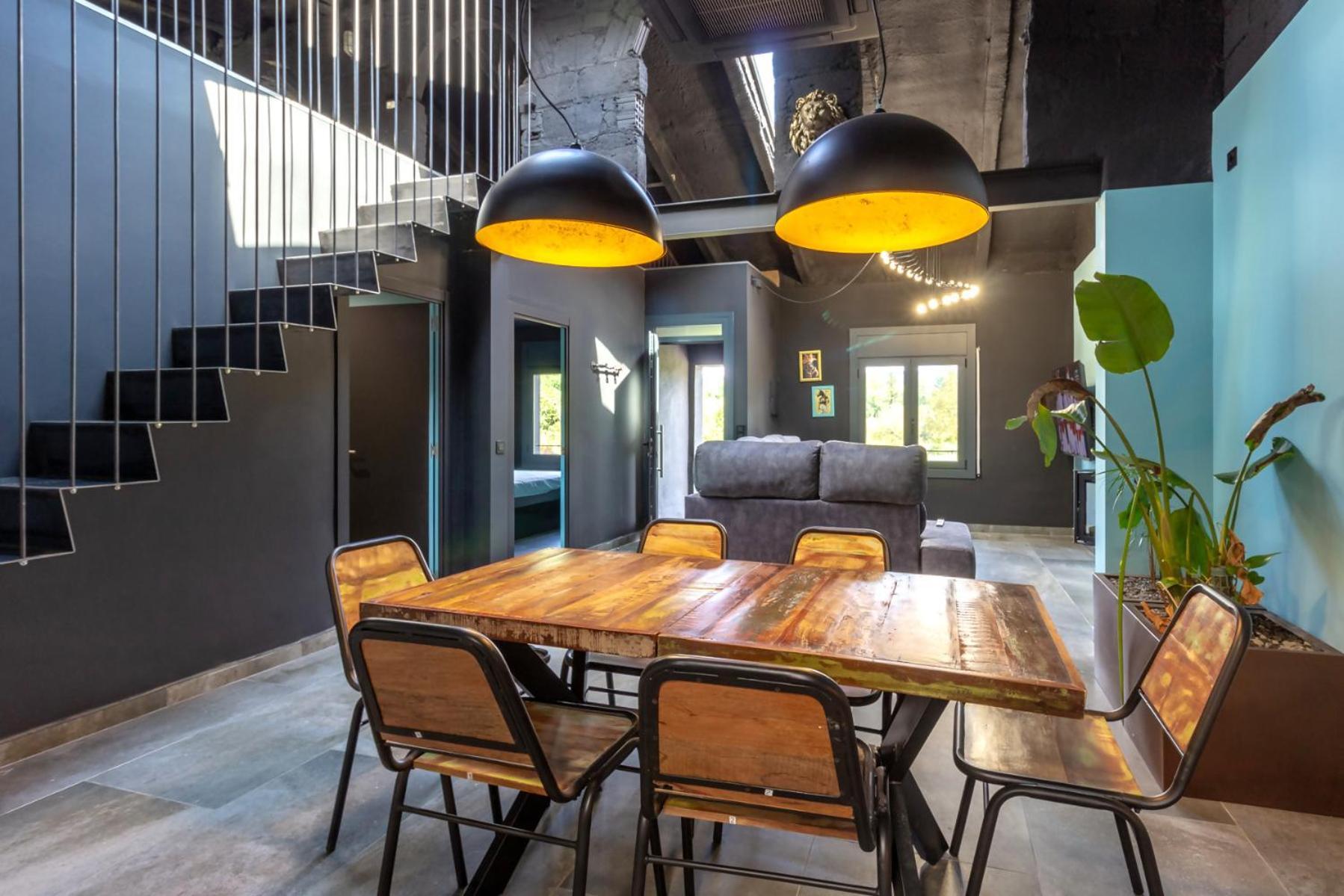 Black House Sorprendente Casa Estilo Industrial أولوت المظهر الخارجي الصورة